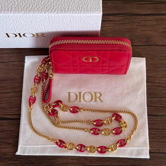 ❌SOLD❌DIOR Caro Cannage Stitched Lambskin Leather Compact Wallet on Chain - Picture 2 of 7